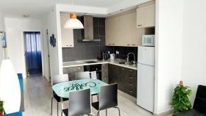 Dapur atau dapur kecil di Ocean View Apartments