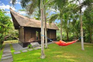 Jardí fora de Jendela Di Bali Villa