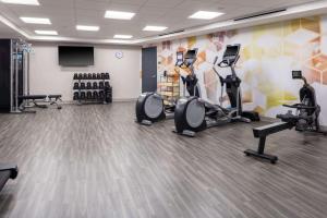 Hyatt Place Charlotte University tesisinde fitness merkezi ve/veya fitness olanakları