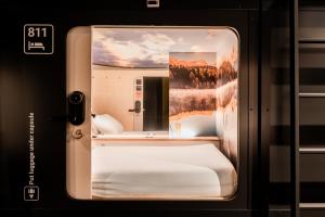 Foto de la galeria de Capsule Hotel - Alpine Garden Zurich Airport a Kloten