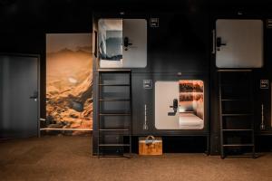 Cuina o zona de cuina de Capsule Hotel - Alpine Garden Zurich Airport