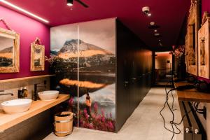 Bany a Capsule Hotel - Alpine Garden Zurich Airport