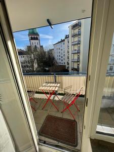 Balkoni atau teres di Ruhige Wohnung mit Parkplatz, charmantes Viertel