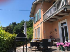 Un balcón o terraza en Ferienhaus Eisenach