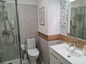 Kopalnica v nastanitvi Apartament Wyszyńskiego 10