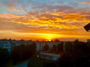 Huoneisto – auringonlasku tai auringonnousu majoituspaikasta nähtynä