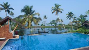 Gokulam Grand Resort & Spa, Kumarakom 내부 또는 인근 수영장