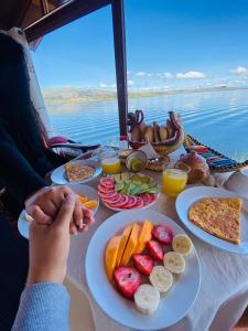 Makanan di atau berdekatan hotel