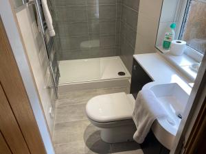 Buile Hill Holiday Flats tesisinde bir banyo