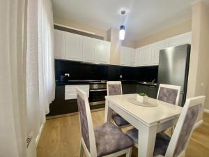 Kuhinja ili čajna kuhinja u objektu Tirana New Bazaar-Apartment 1