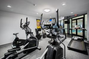 Centrul de fitness și/sau facilități de fitness de la Crowne Plaza Providence-Warwick (Airport), an IHG Hotel