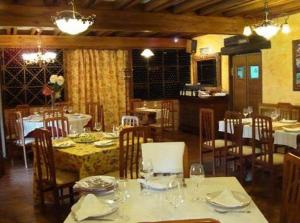 Restaurant o iba pang lugar na makakainan sa Posada Restaurante Prada a Tope