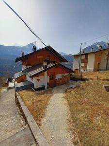 Uma vista da montanha tirada do apartamento 