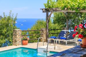 Villa Nina Skopelos- Private Pool - Magnificent Views में या उसके करीब स्विमिंग पूल