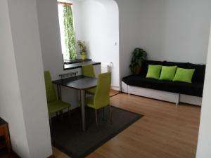 Giżycko Studio Apartament पर बैठने की जगह