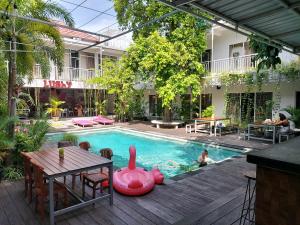 Majoituspaikassa Lushy Hostel Canggu tai sen lähellä sijaitseva uima-allas