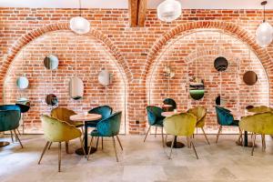 A seating area at Hotel ETER