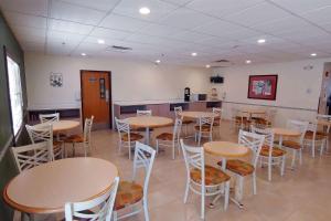 Microtel Inn and Suites by Wyndham Ciudad Juarez, US Consulate餐廳或用餐的地方