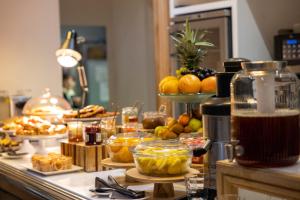 Makanan di atau berdekatan hotel