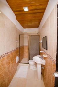 Hotel Ancor tesisinde bir banyo