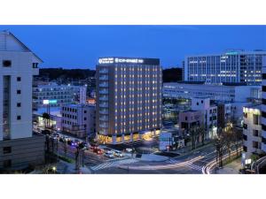 成田市にあるCenter Hotel Narita 2 R51 - Vacation STAY 43395vの夜の交通の街並み