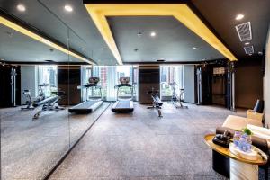 Fitness center at/o fitness facilities sa Atour Hotel Zhuhai Gongbei Fuhuali