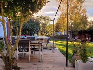 A garden outside "Le studio"