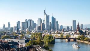 Výhľad na mesto Frankfurt nad Mohanom alebo výhľad na mesto priamo z hotela