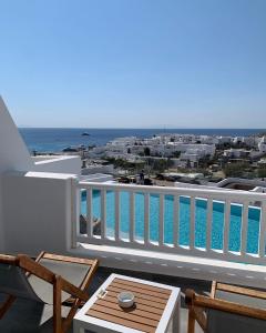 ระเบียงหรือลานระเบียงของ The George Hotel Mykonos