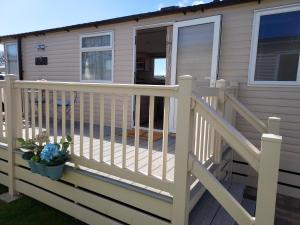 Balkon ili terasa u objektu Shorefield Country Park Self-Catering Holiday Home