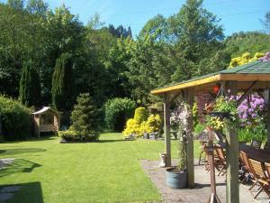 สวนหย่อมนอก Glenwood luxury Cottage Betws-y-coed