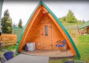 Kuvagallerian kuva majoituspaikasta Glamping hišice Orlič, joka sijaitsee kohteessa Muta