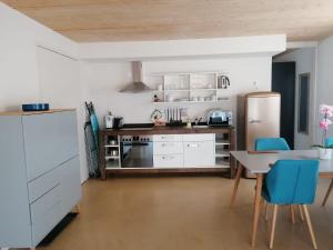 Kitchen o kitchenette sa Easy-Living Kriens Apartments