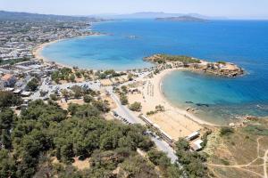 - une vue aérienne sur la plage et l'océan dans l'établissement VillAgioi Luxury Living, à La Canée