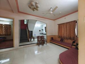 พื้นที่นั่งเล่นของ 3 Bedroom Spacious Villa Near Mapro Garden