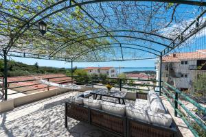 En balkong eller terrass på Villa Božica - sea view stone villa with free parking