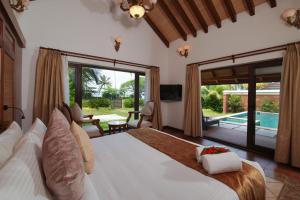 Gokulam Grand Resort & Spa, Kumarakom 내부 또는 인근 수영장