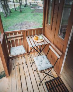 Un patio o zona al aire libre en Glamping Limburg - nabij Nationaal Park Hoge Kempen