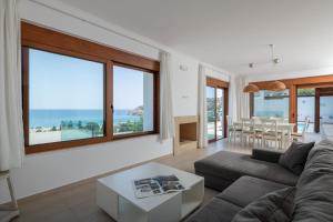 Villa Milena with private pool, Vlicha beach Lindos休息區