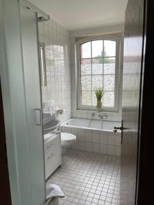 A bathroom at das alte Wasserwerk