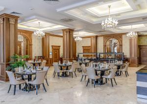 Restoran atau tempat lain untuk makan di Sultan Palace Hotel