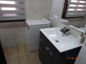 Foto da galeria de Apartamentos Casa Manolo em Pontevedra