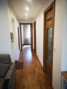 Apartament Korczaka Centrum tesisinde bir oturma alanı