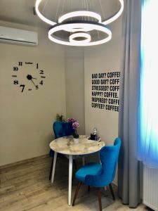 O zonă de relaxare la Silver Dawn Apartments