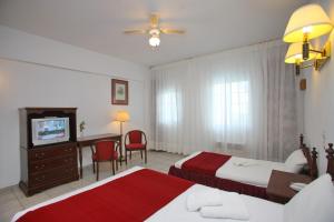 Foto de la galeria de Dolphin Hotel a Skopelos Town