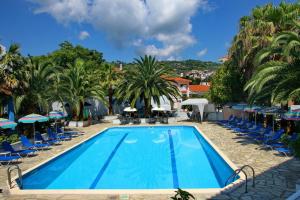 Foto de la galeria de Dolphin Hotel a Skopelos Town