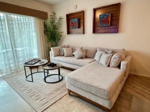 Χώρος καθιστικού στο Beachfront 2 bedroom Condo in Playa Royale Resort, Nuevo Vallarta