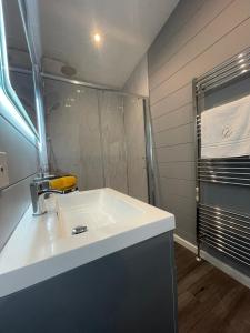 O baie la P78 - Studio Pod with Hot Tub