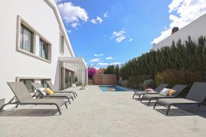 Gambar di galeri bagi Santa Joana Apartments with garden and heated pool di Lisbon