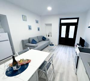 Зона вітальні в APARTMA GALEB